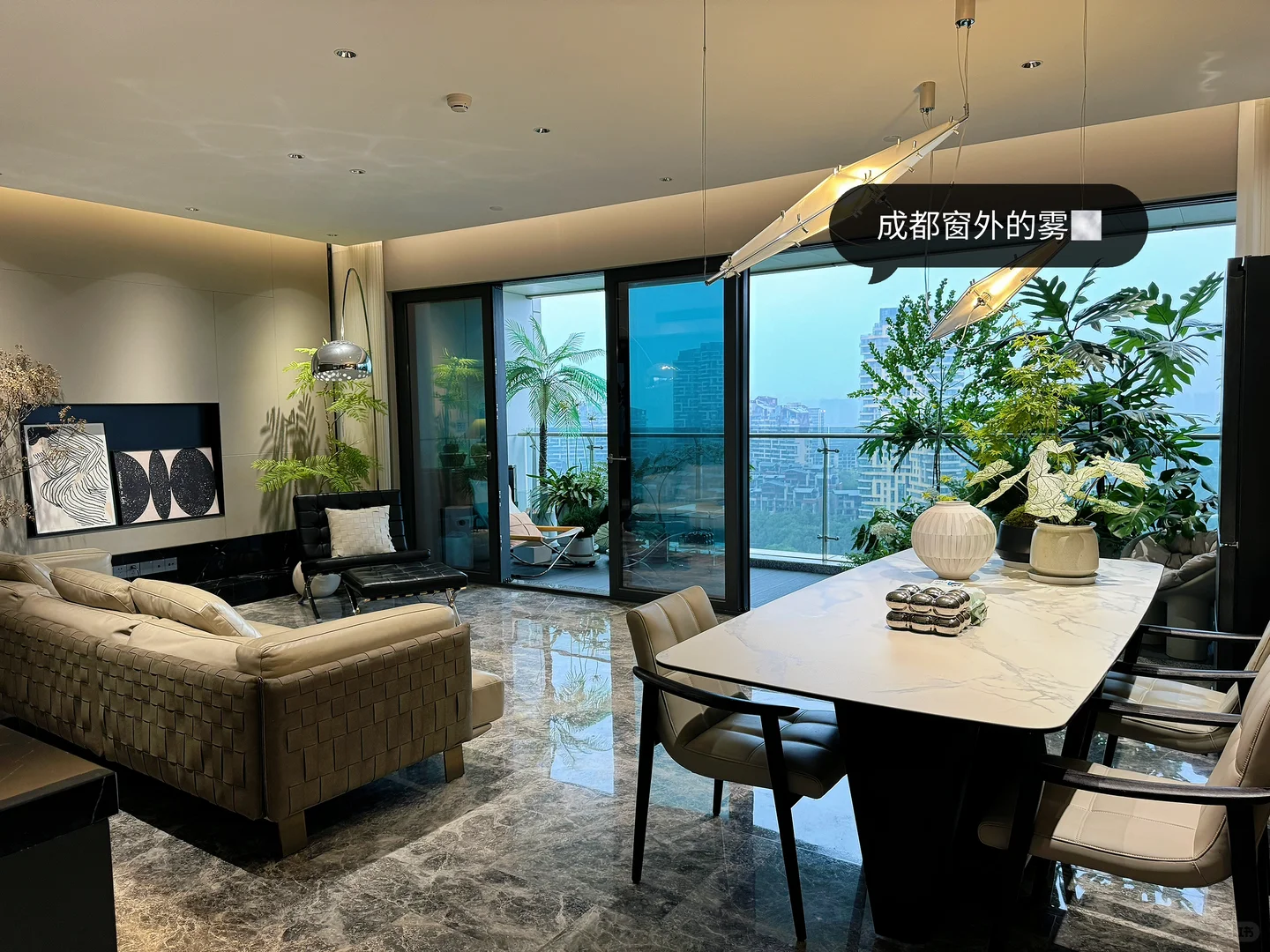 谁懂！在这个阳台我真的坐了一下午了?