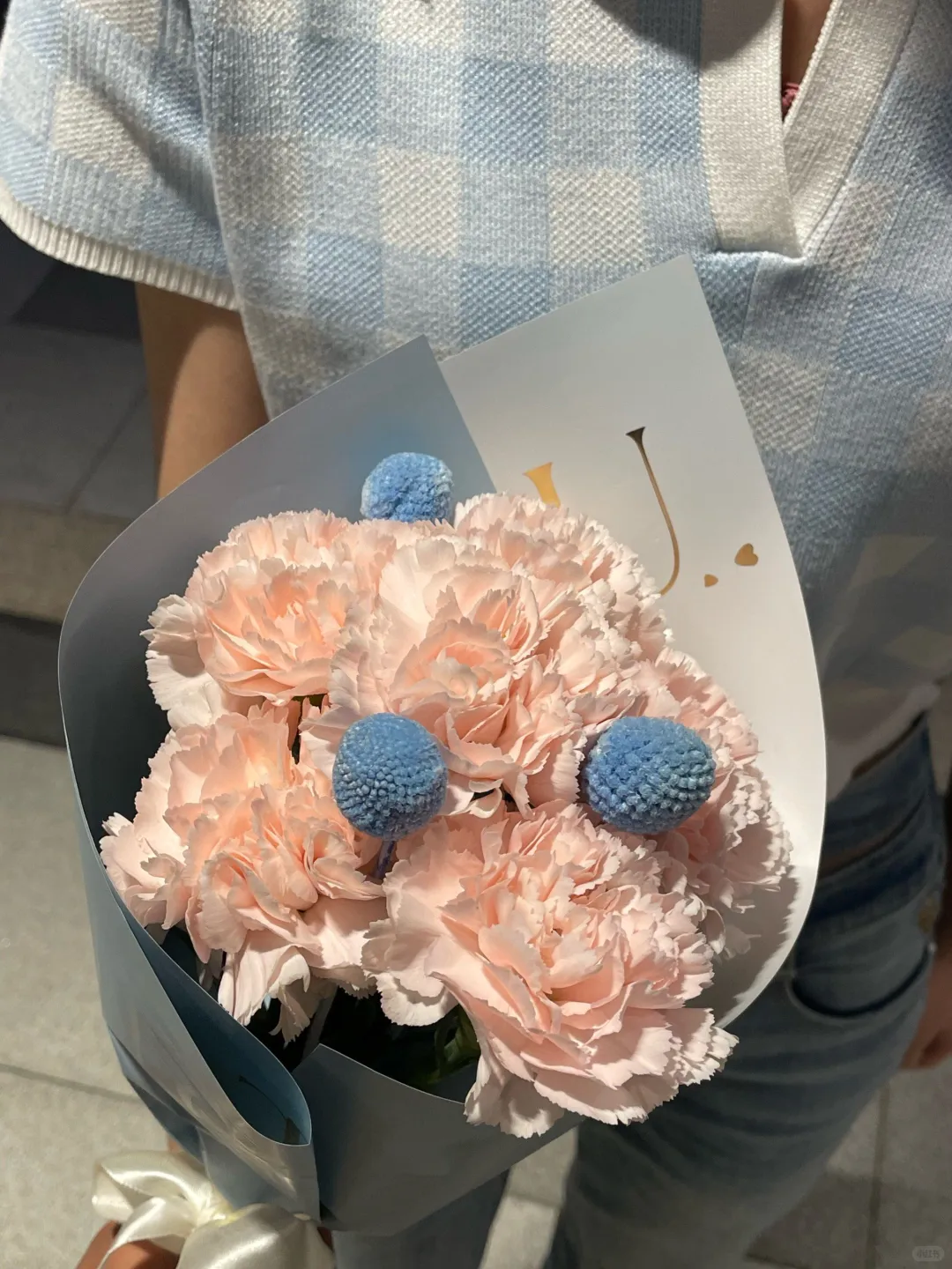 漂亮的花当然给漂亮的你啦！！！