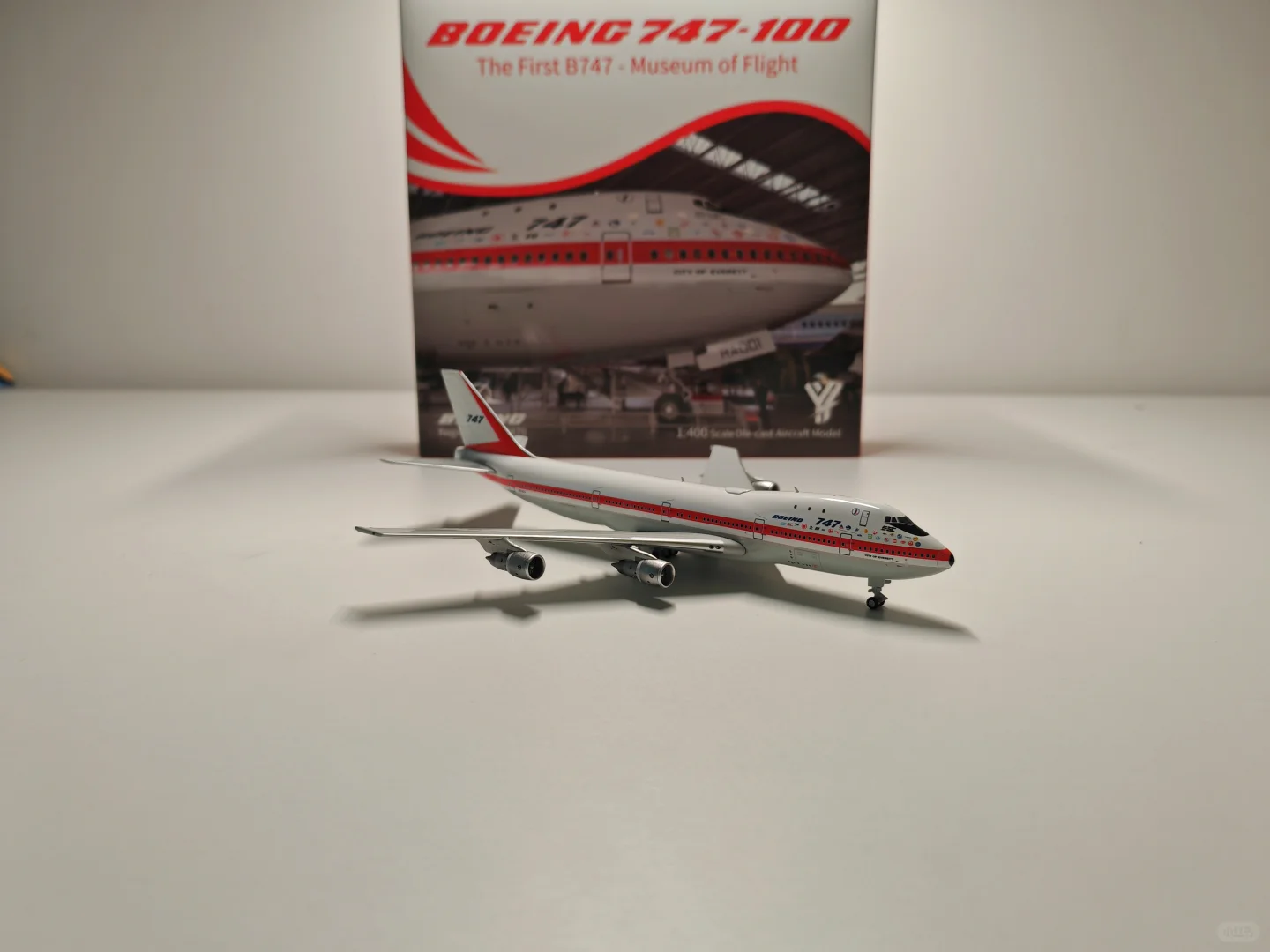 YY wings首架波音747-100模型。