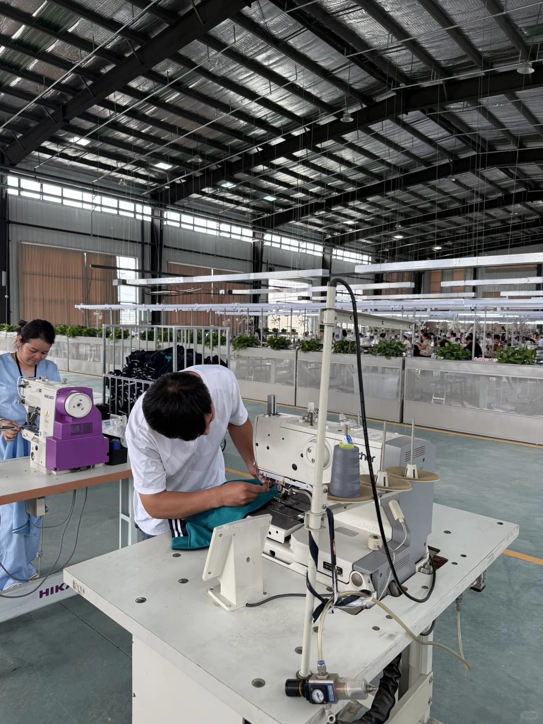 女装服装工厂｜优质服装供应链｜定制爆款