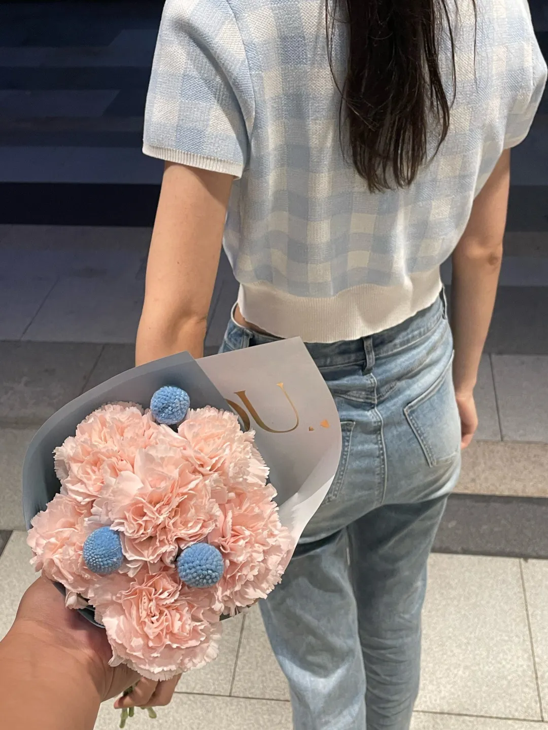 漂亮的花当然给漂亮的你啦！！！