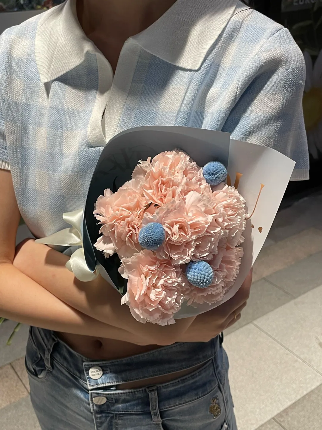 漂亮的花当然给漂亮的你啦！！！