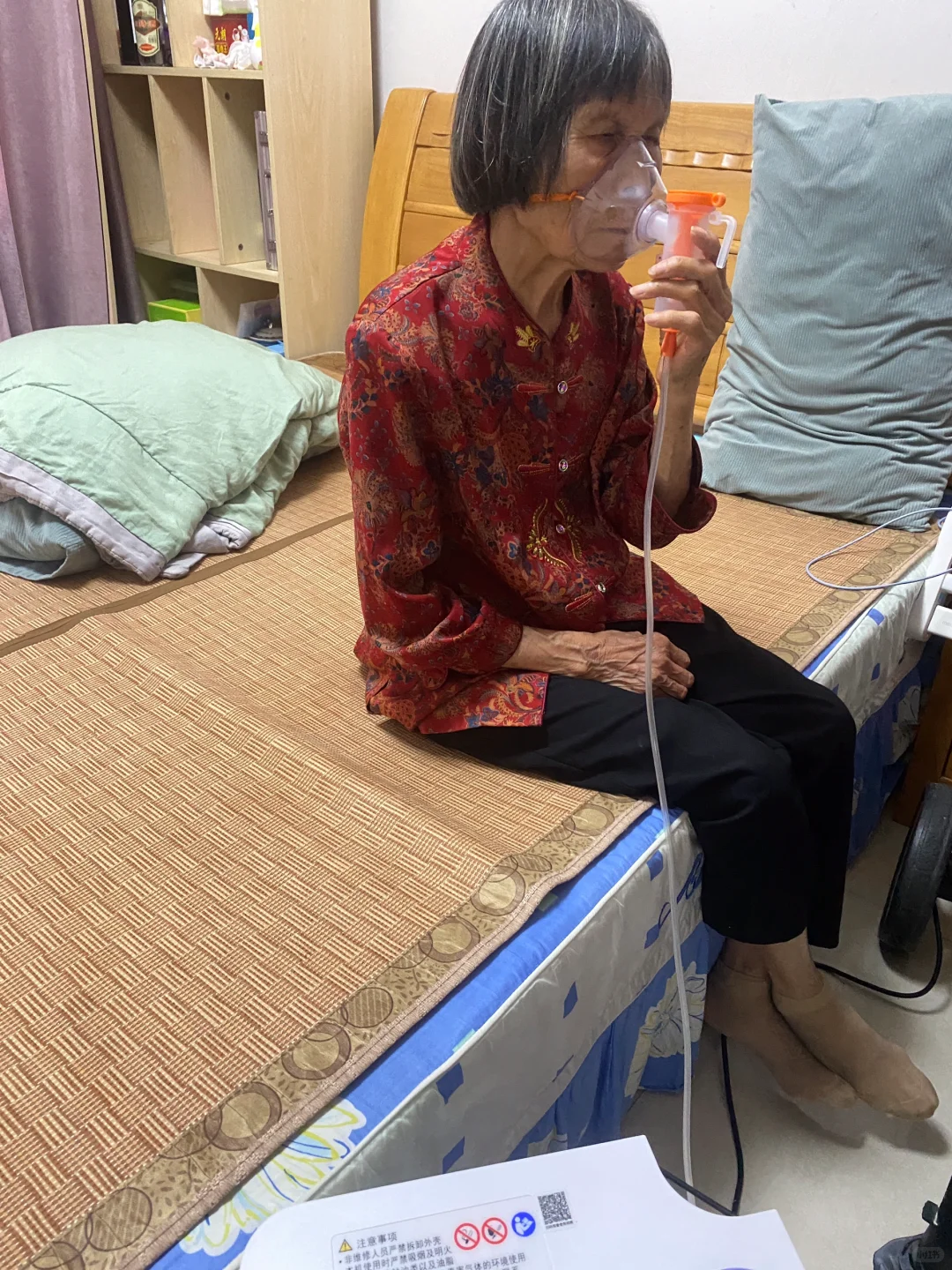 姥姥的温馨时光,制氧机的温柔陪伴