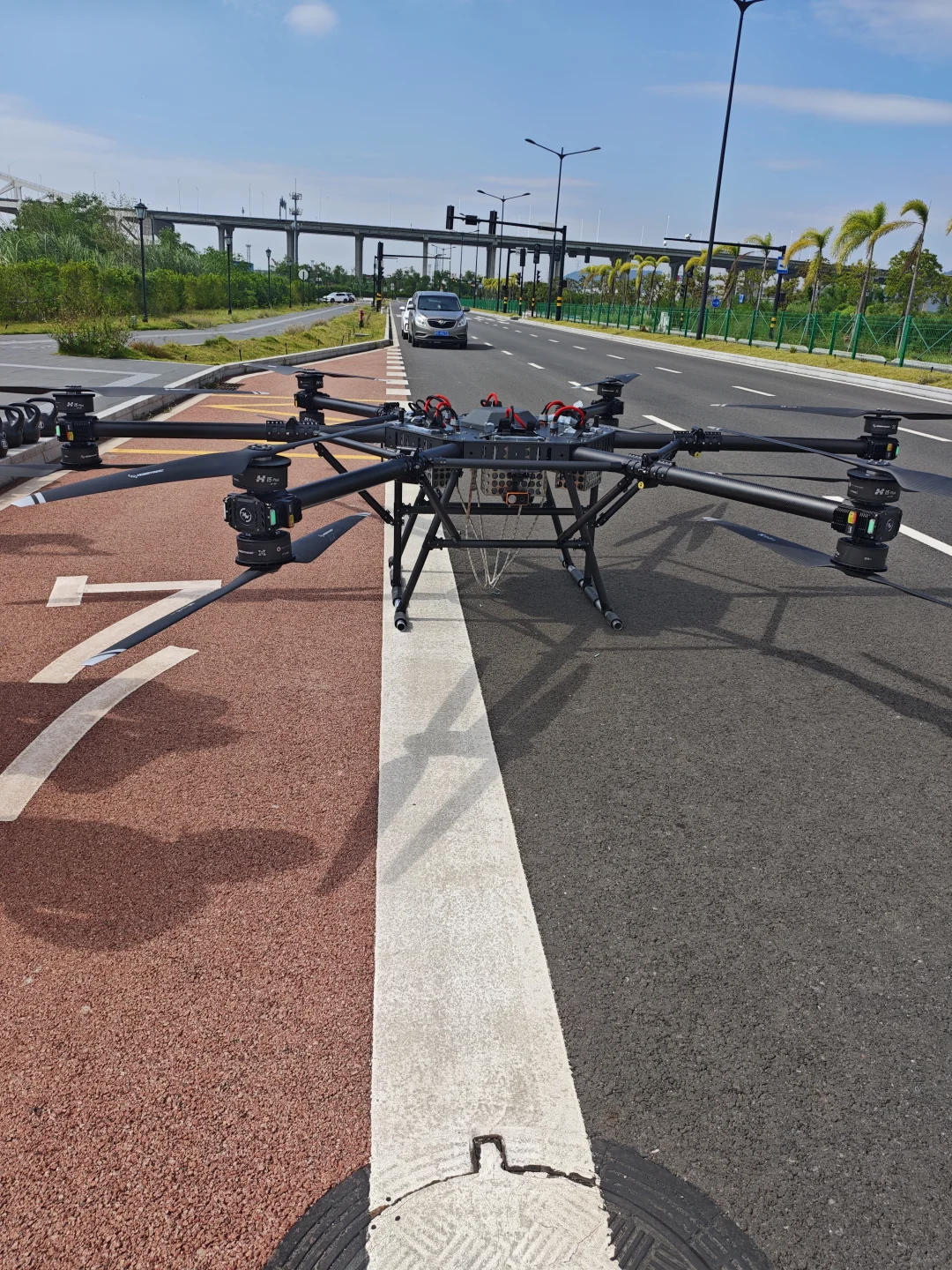 翎翼航空新款LY200型大载重无人机下线并交付