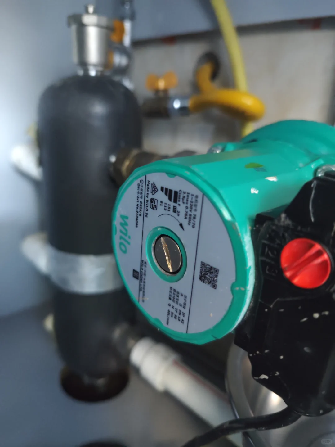 更换地暖耦合罐循环泵