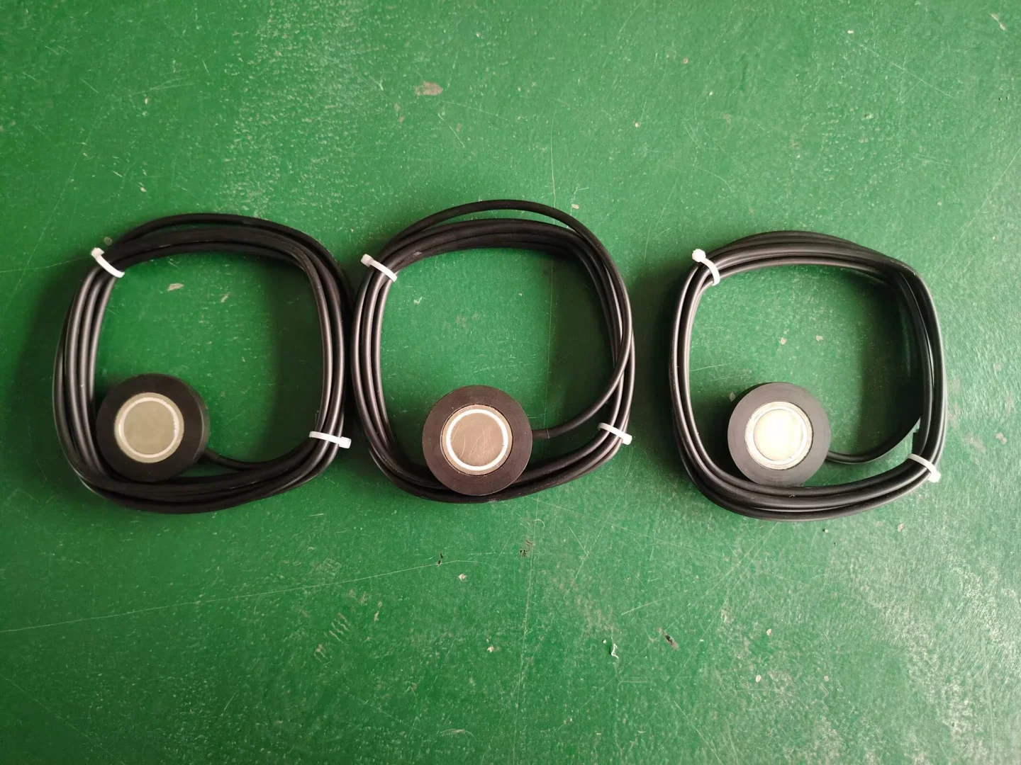 免焊接电缆接头（防雷接头）使用说明