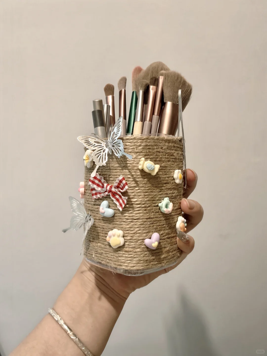 用废品做起来的创意～～～谁还能认出东方树叶