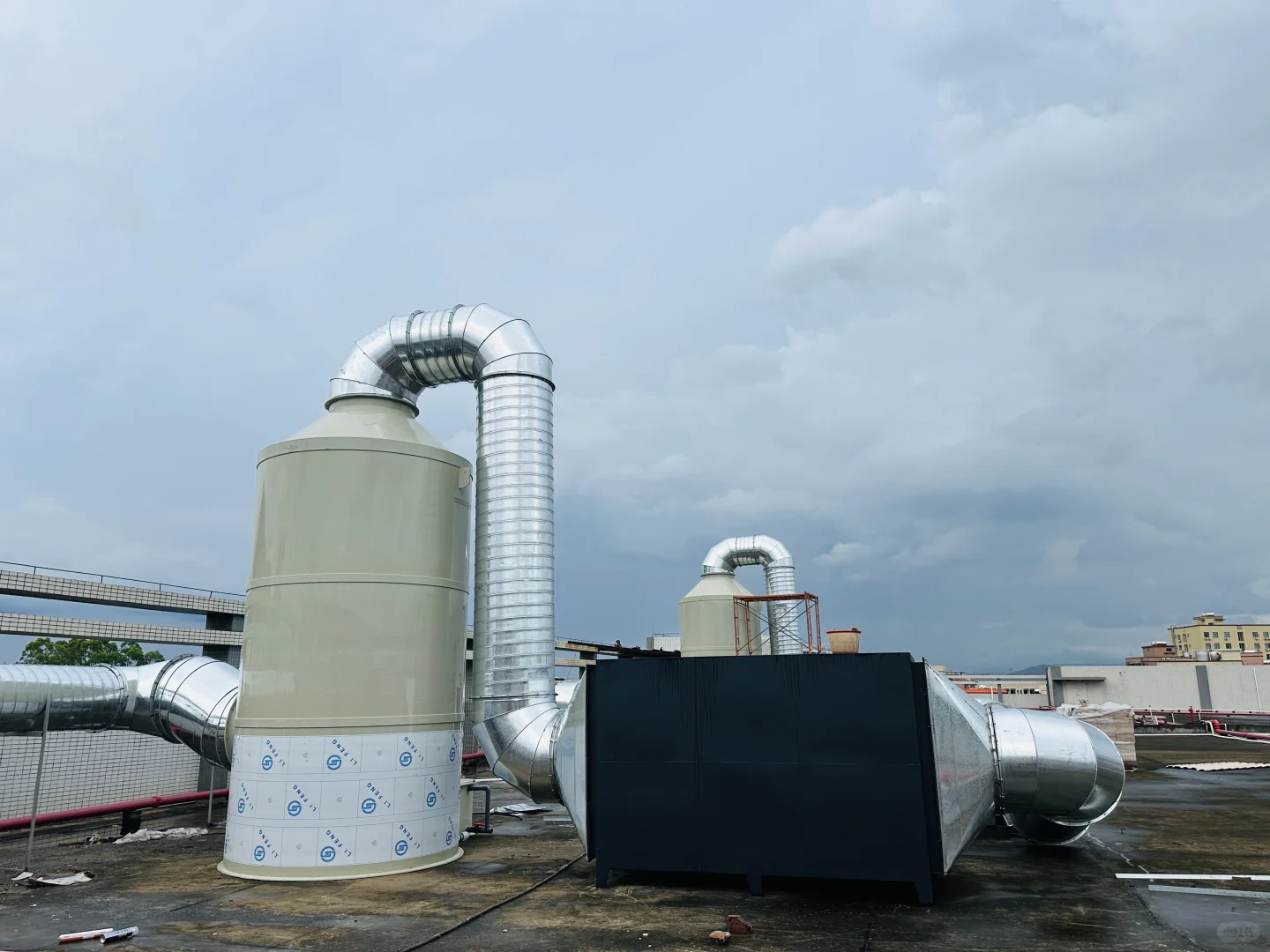 环保工地女 & 雨天跑业务