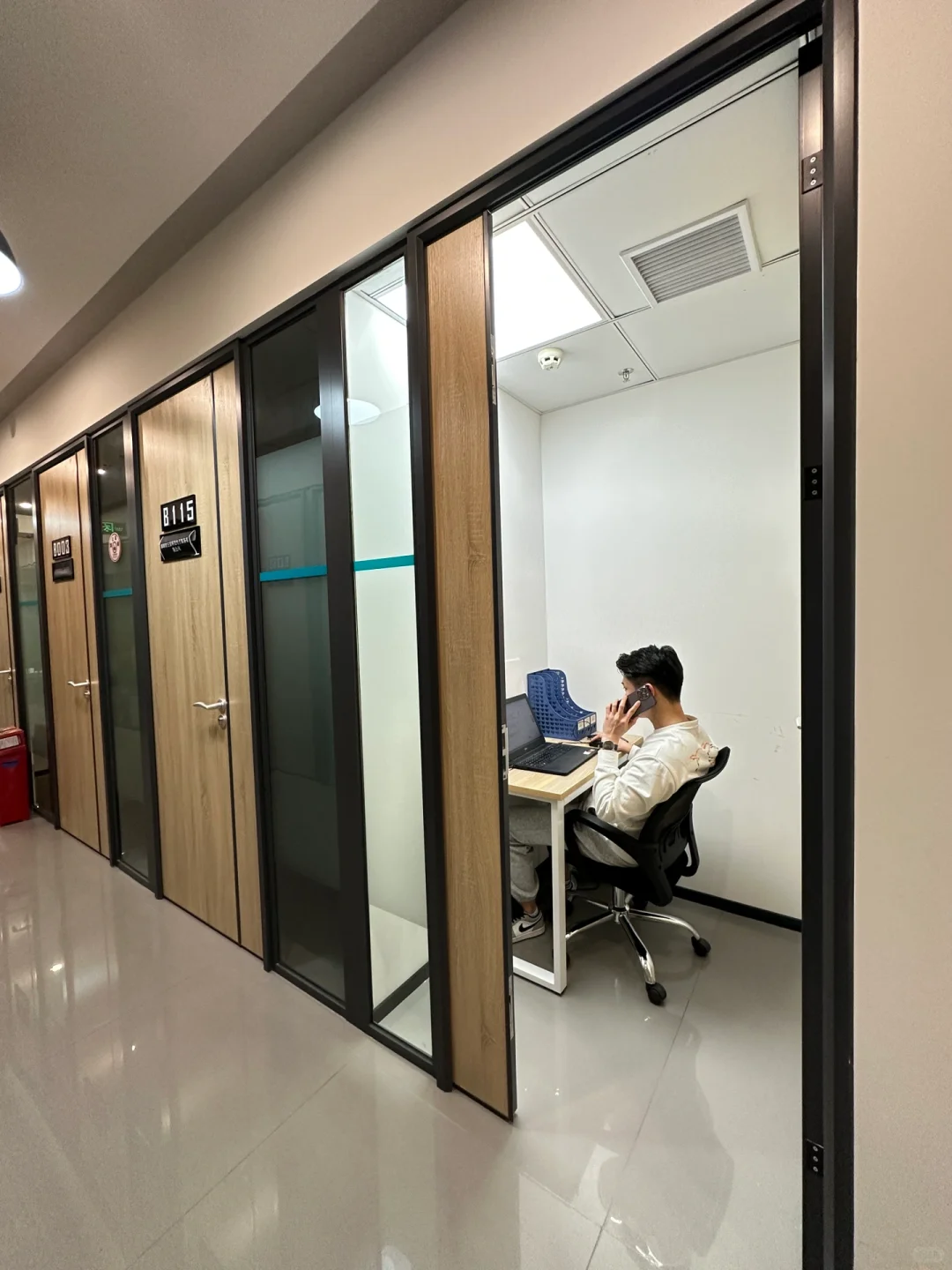 我哥刚成立的创业公司 笑鼠我了?