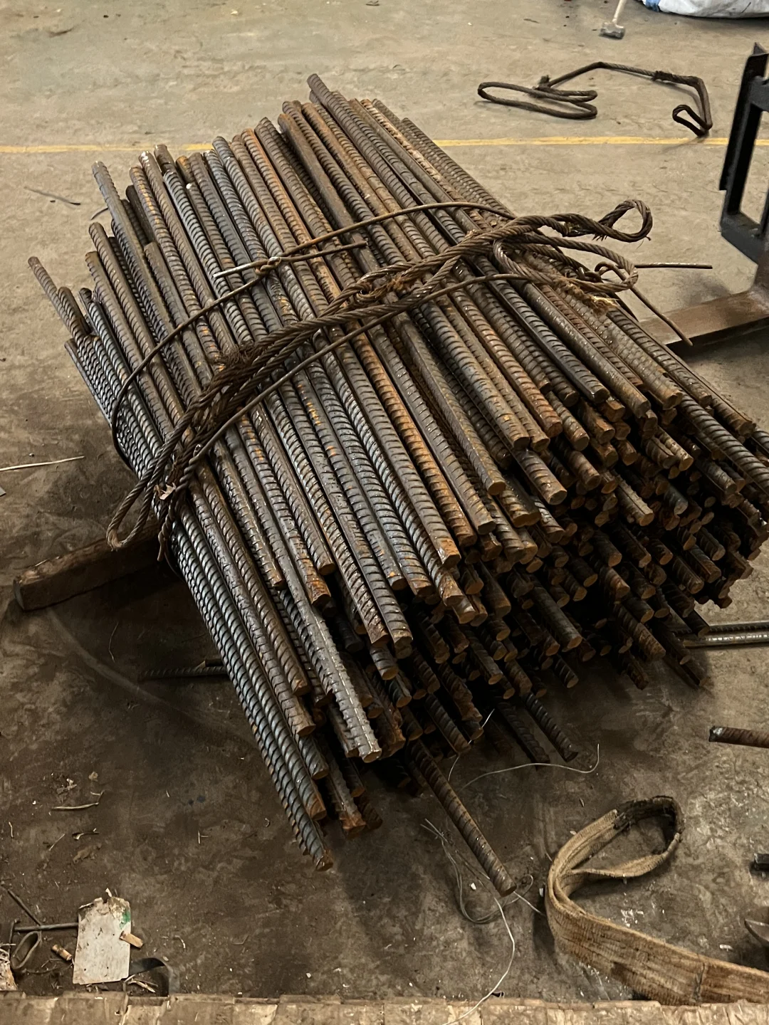 废钢筋