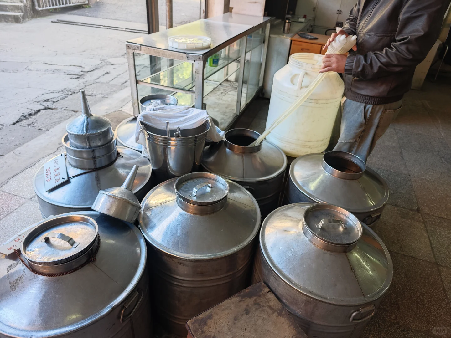 昆明市酿酒厂，你们的酒好卖吗？