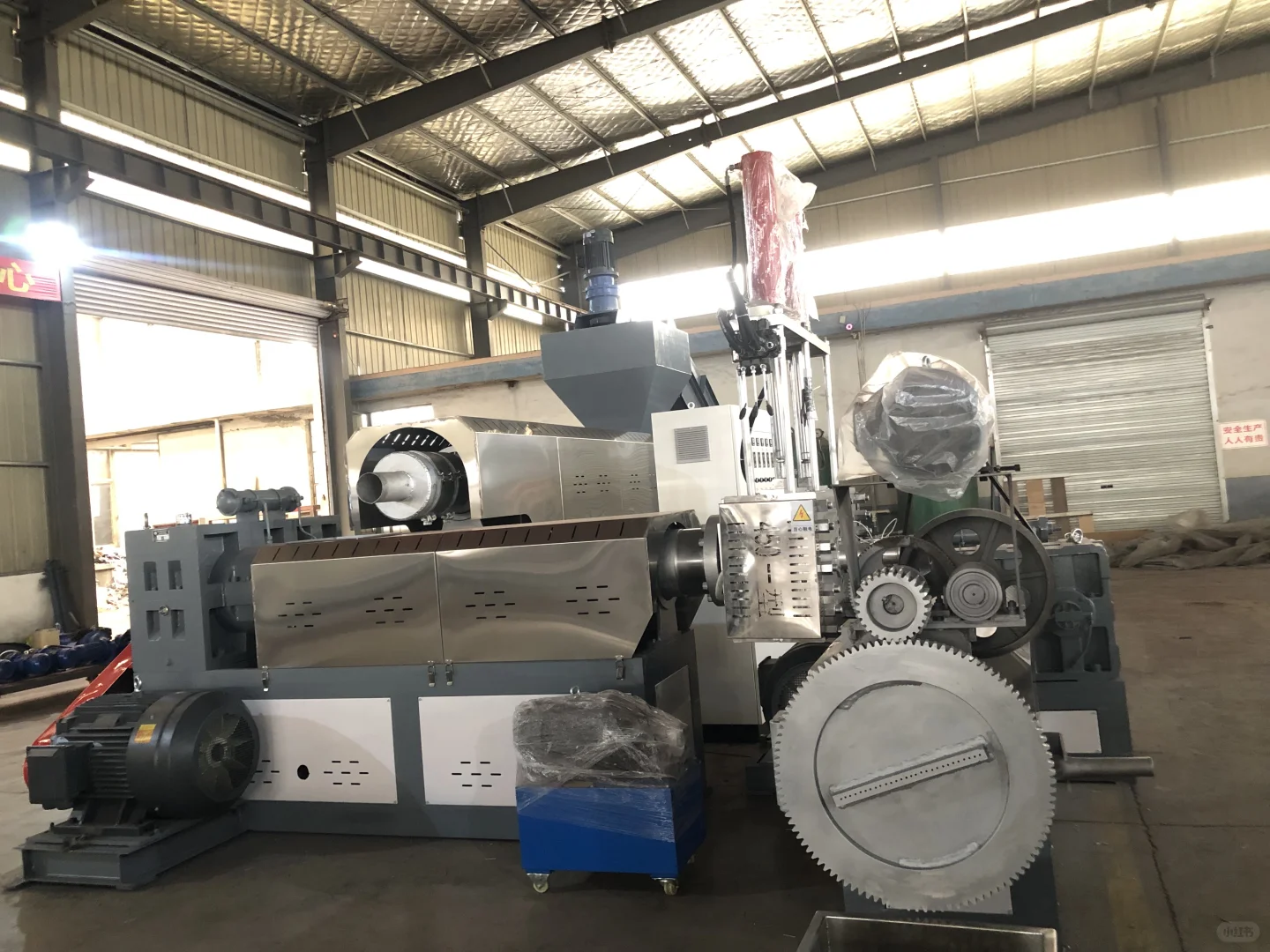 国外塑料机械设备买不起？国内更有性价比！