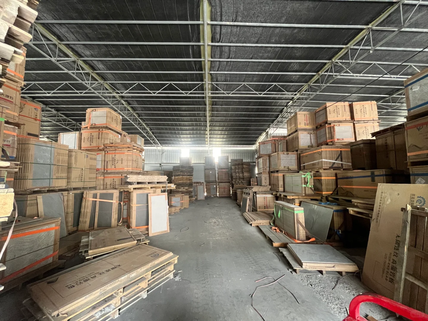 ?一万平瓷砖批发仓库，没有中间商