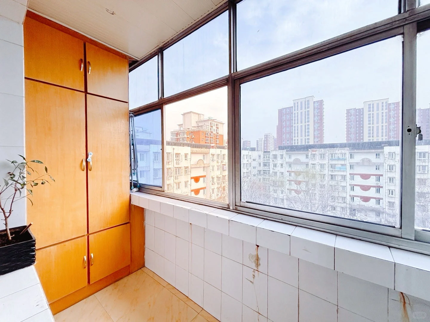 建材城西二里 精装一居室 育新地铁站