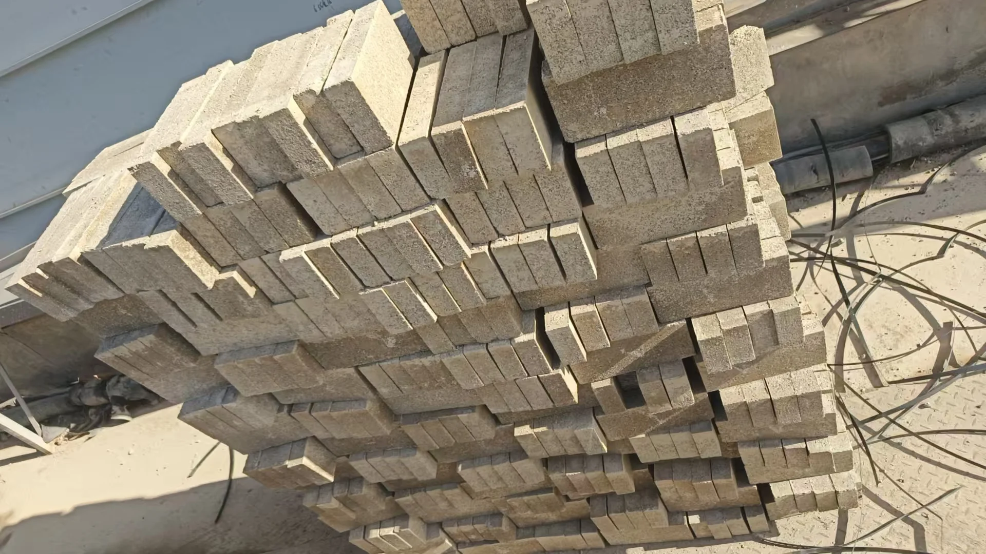 想知道石家庄水泥砖哪家强？我干建材20年