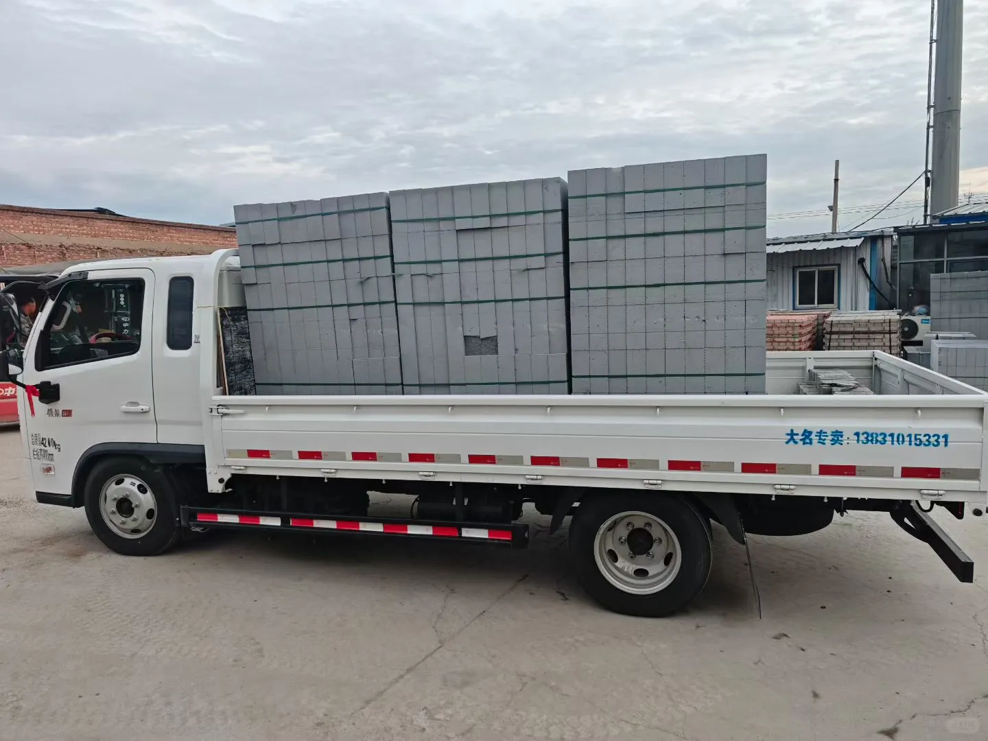 想知道石家庄水泥砖哪家强？我干建材20年