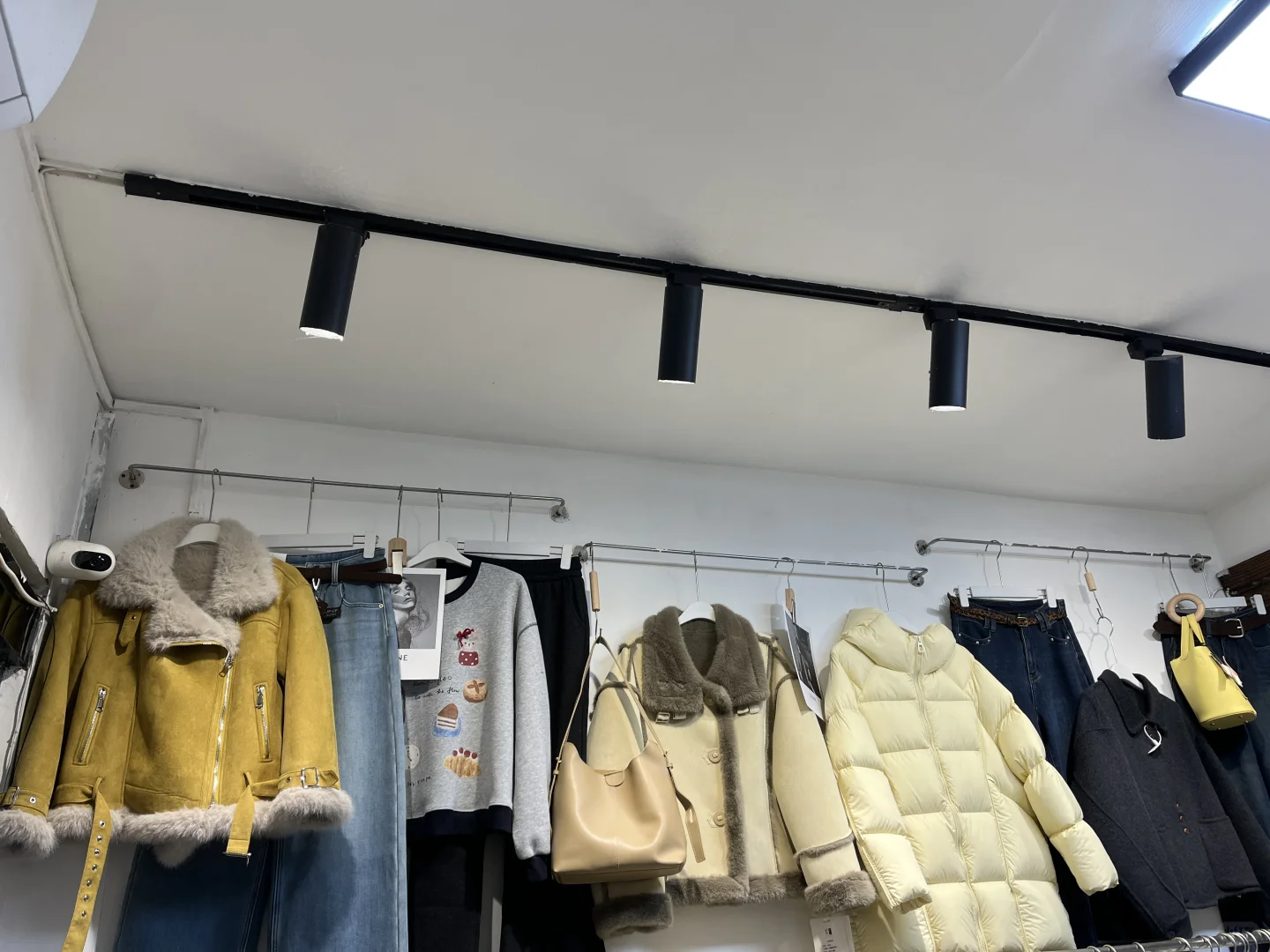 320进的羽绒服，顾客叫我300卖给她，让少赚点