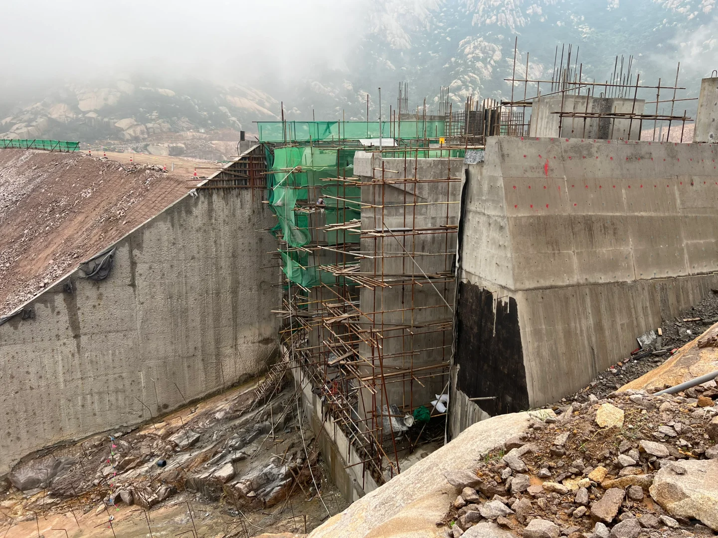 泉心河水库改扩建进行中……