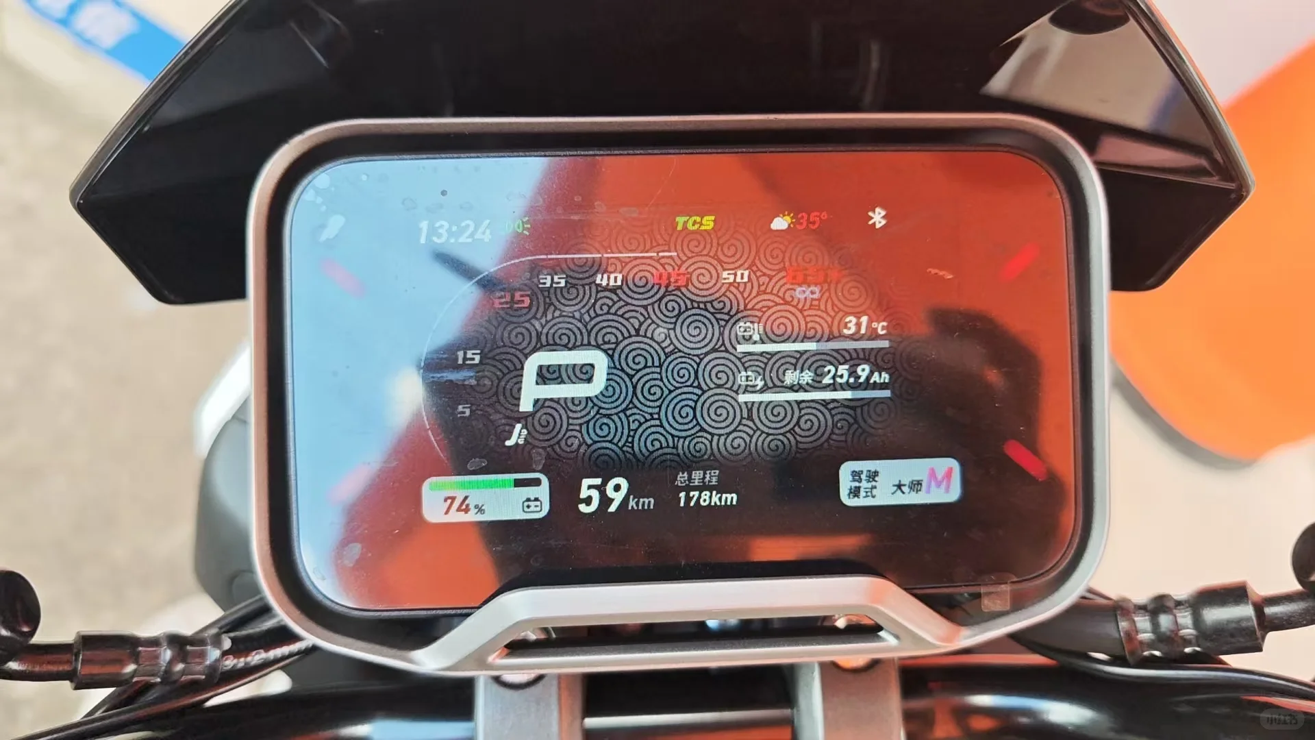 小牛Nxt个性化壁纸新玩法 变相突破25+