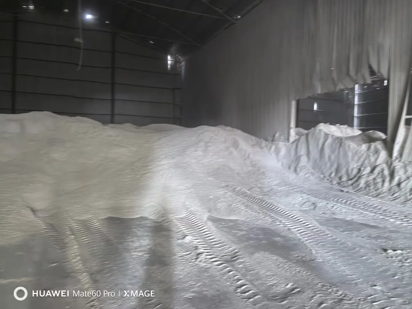 沙子水泥红砖白灰