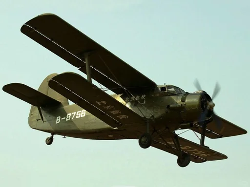 我兔运输机系列——运5“空中拖拉机”