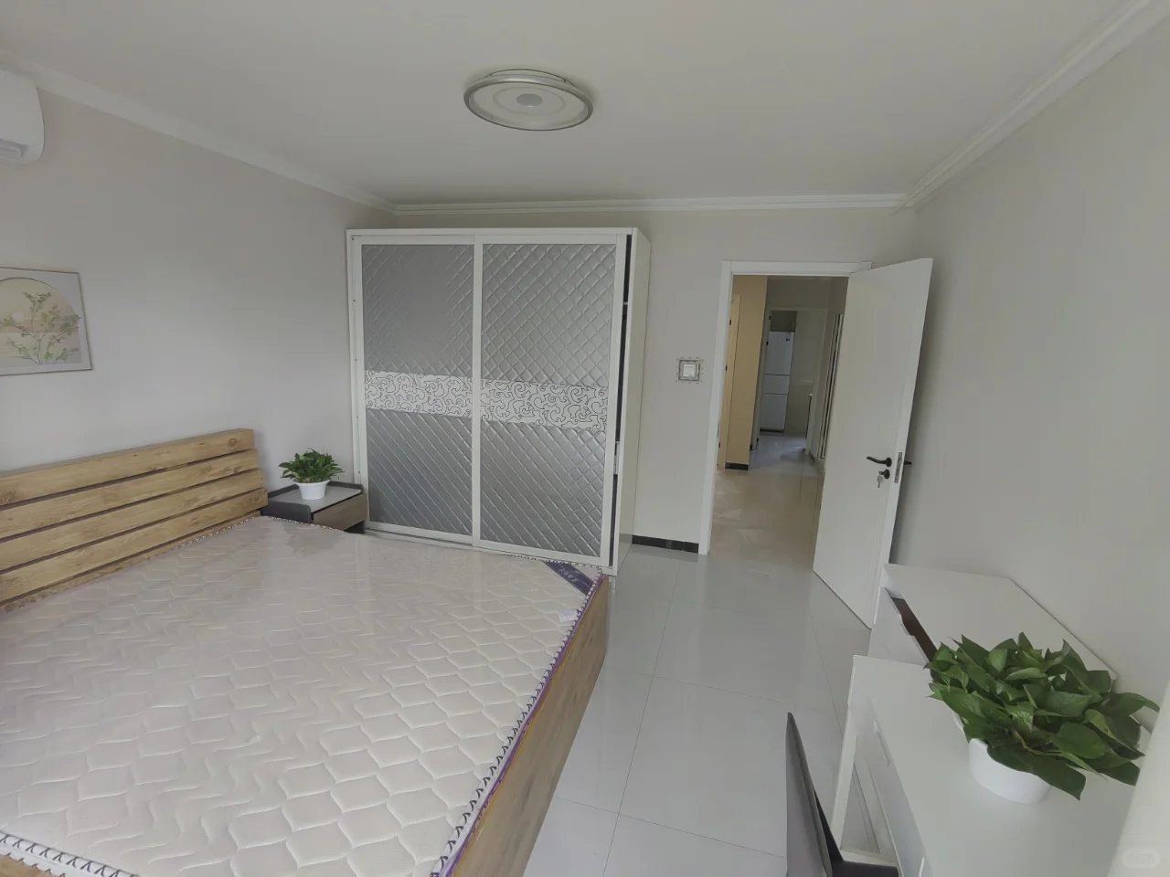 8月14号正规两居，育新地铁10分钟