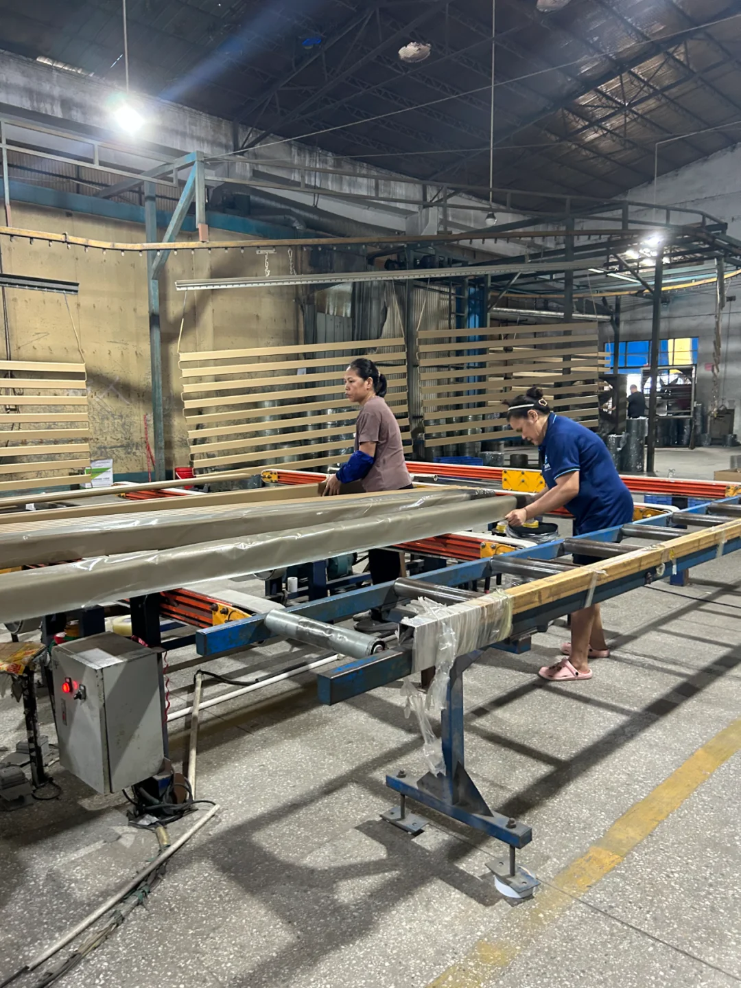 行业揭㊙️如何找到优质铝合金踢脚线工厂