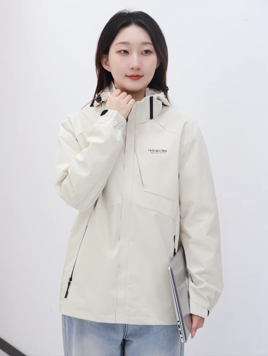 企业工作服定制,不费力却刚刚好的冲锋衣