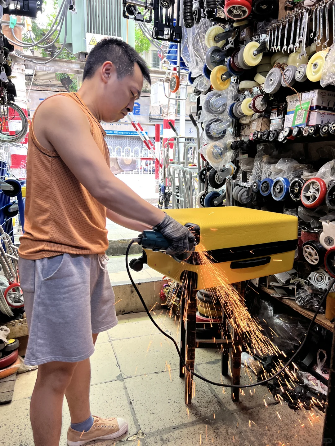 探店不停歇|隐藏在家旁边的修理行李箱宝藏