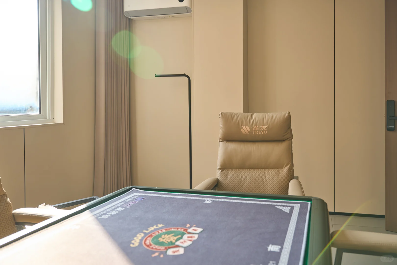 简约新中式的棋牌室装修你们喜欢吗