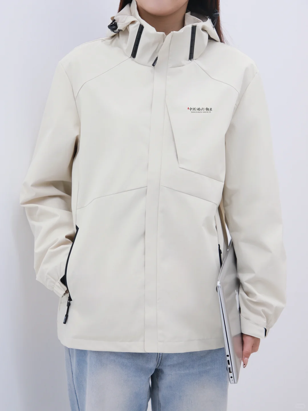 企业工作服定制,不费力却刚刚好的冲锋衣