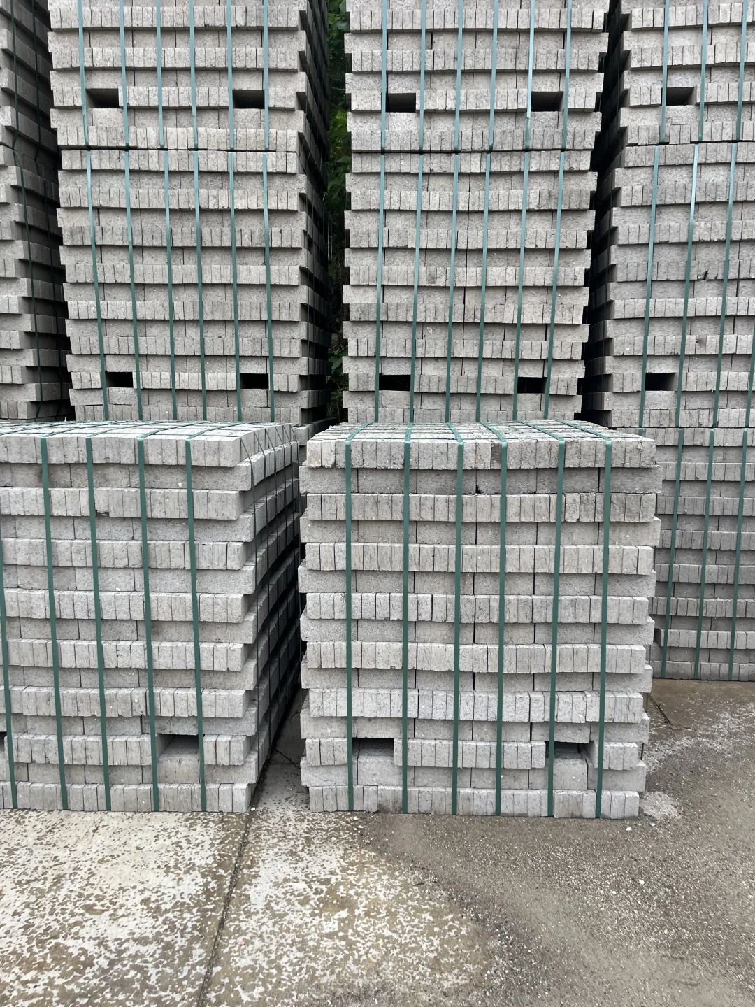 水泥砖源头厂家，珠三角地区都可以送