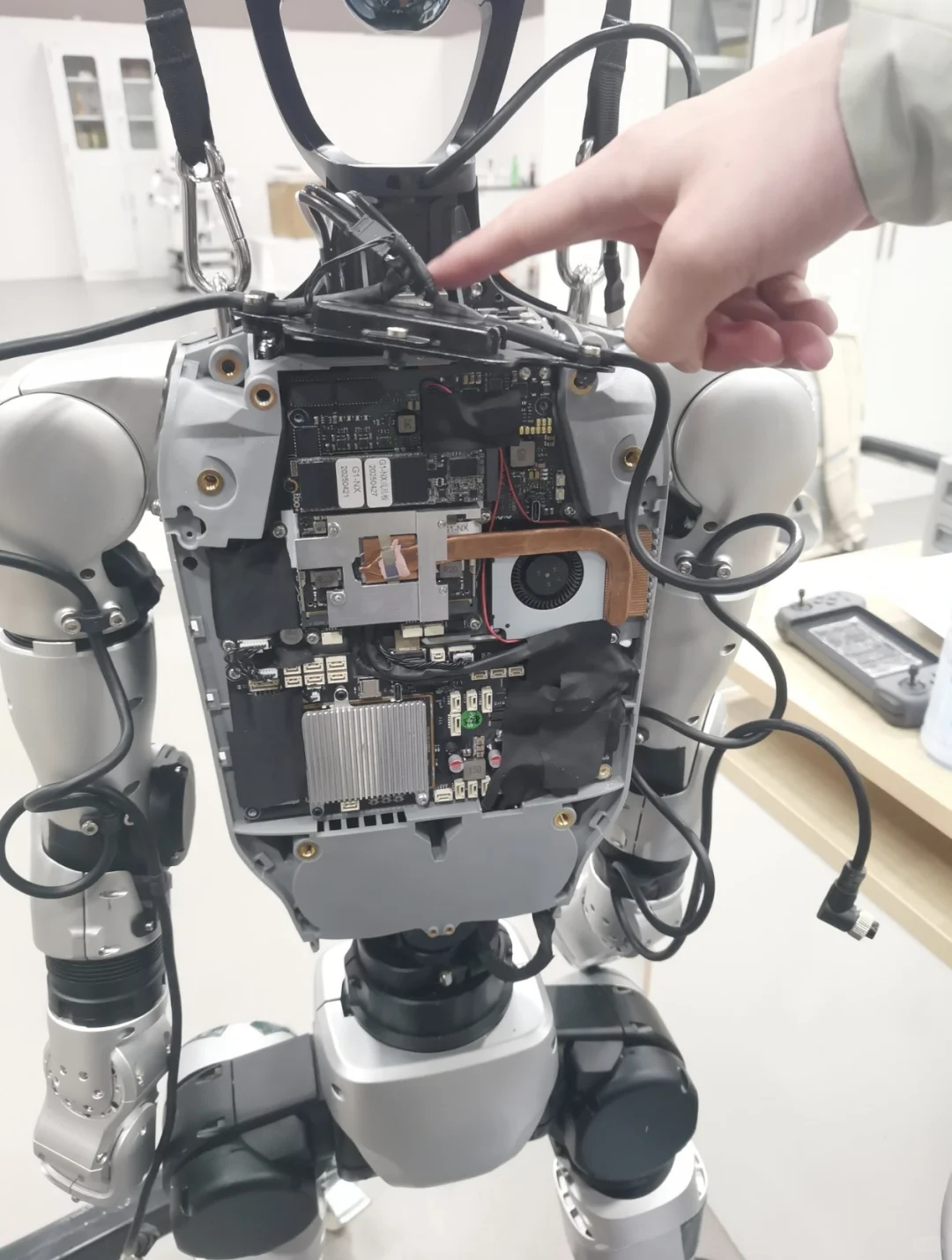 端侧芯片,堪称智能设备的“核心大脑”