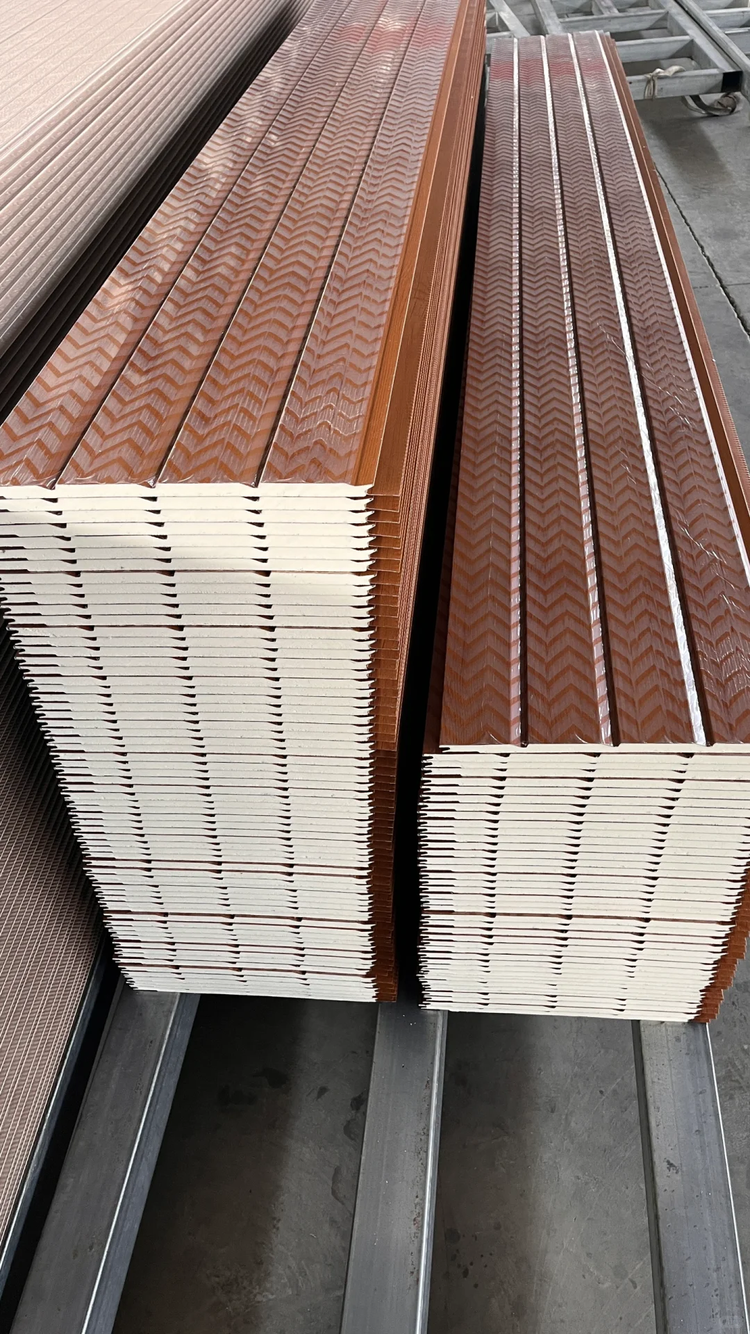 山东工厂生产夹芯板 供货商欢迎采购