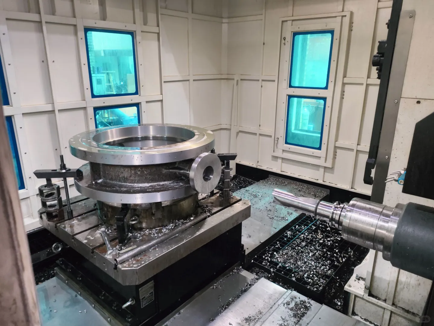 卧式数控加工中心满足圆盘类工件加工需求