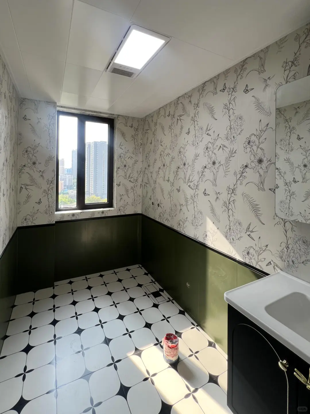 泰州大型瓷砖批发仓库、大角鹿瓷砖直卖仓