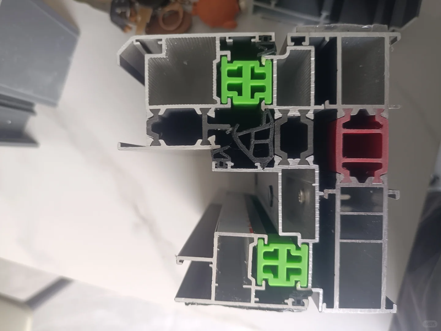 再生铝兼波浪纹断桥铝