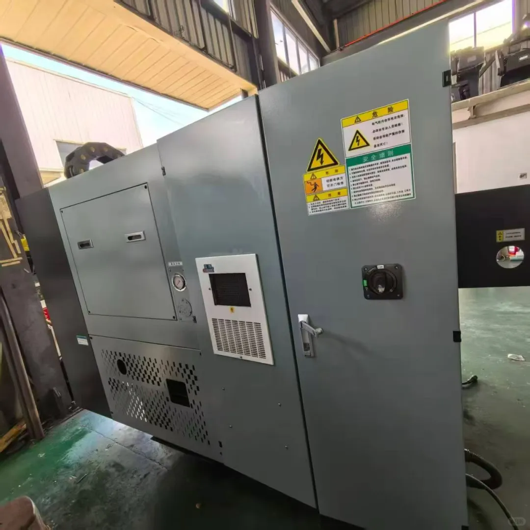 仓库刚到一台宝鸡CK40S斜轨数控车，8寸中空