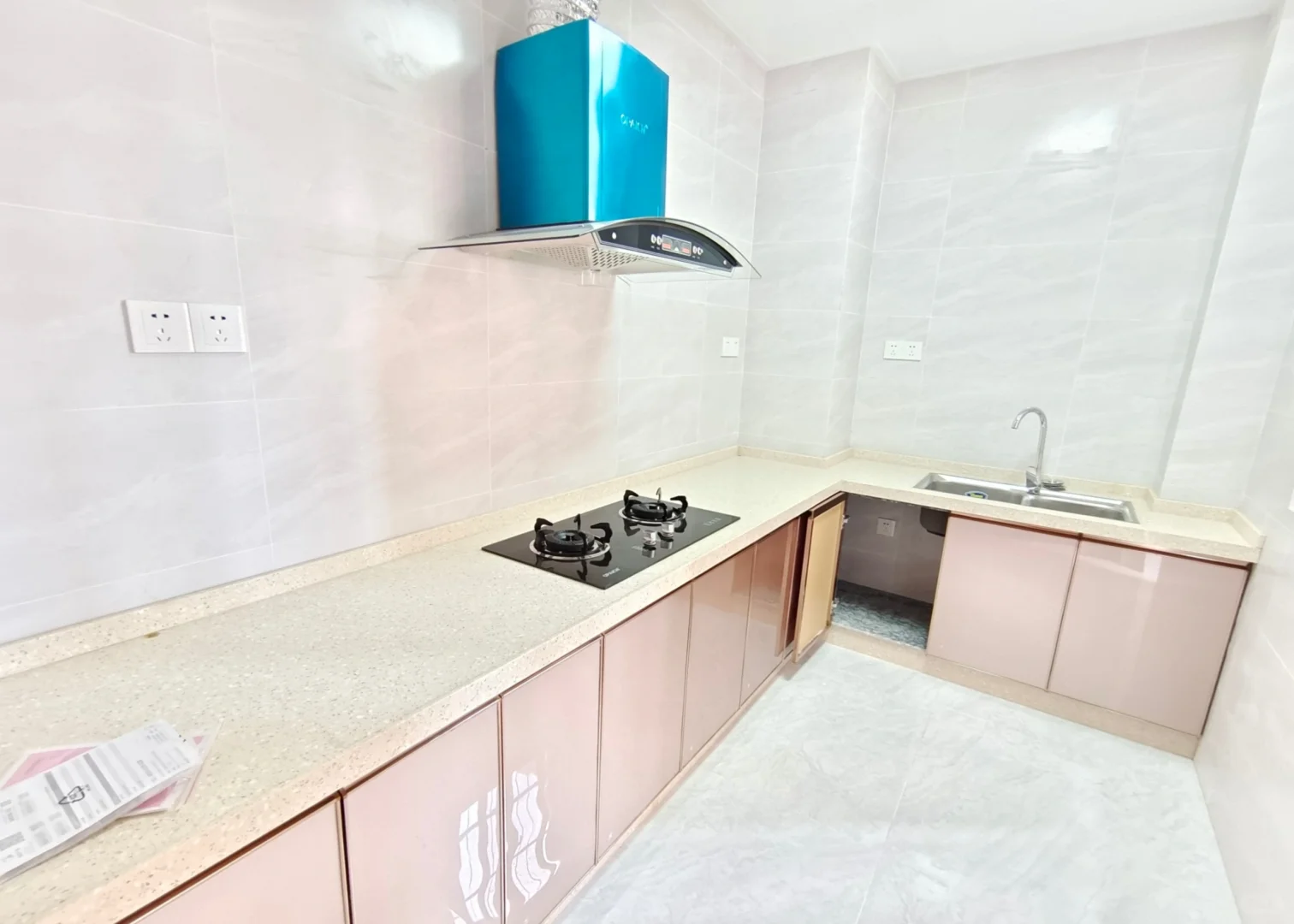 金阳路地铁口宝利建材市场附近出租500/月