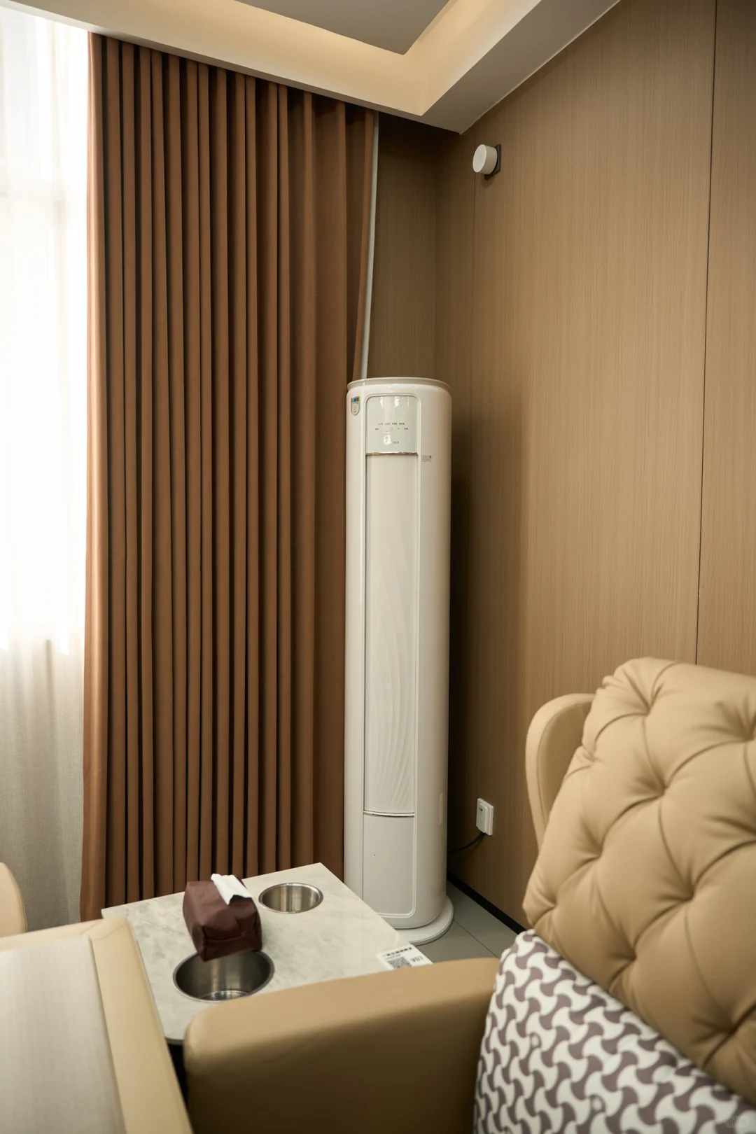 简约新中式的棋牌室装修你们喜欢吗