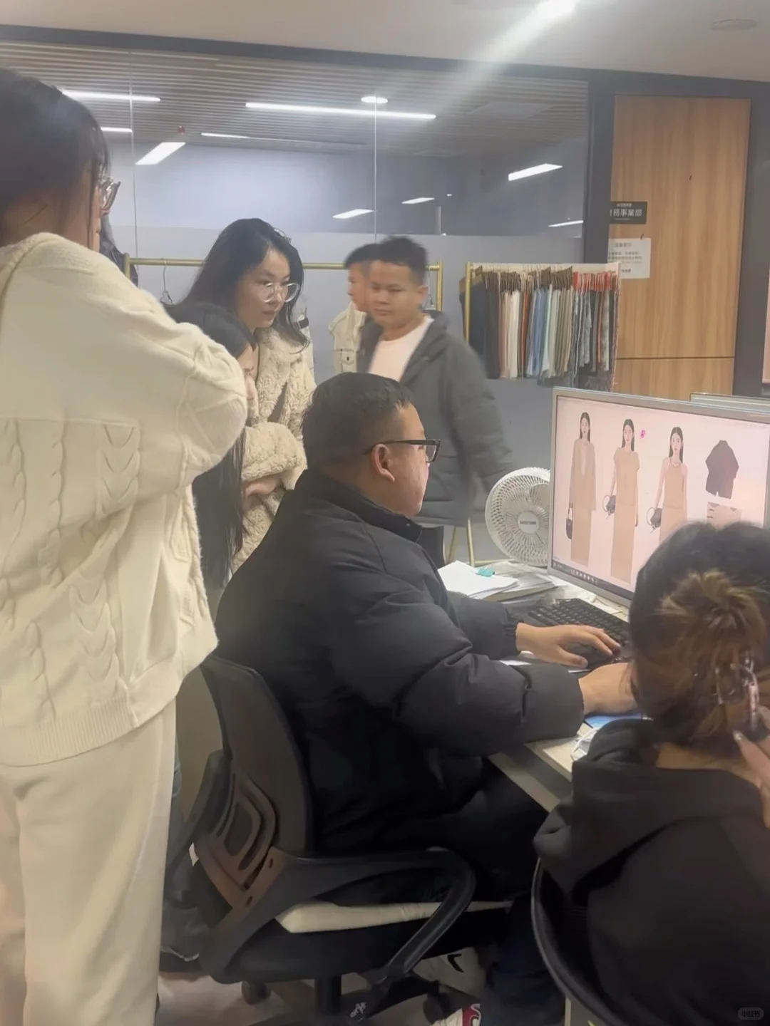 在广州的一家大型服装设计公司