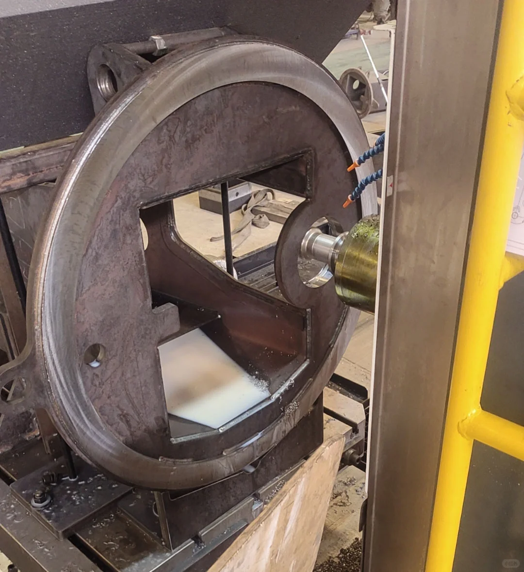 卧式数控加工中心满足圆盘类工件加工需求