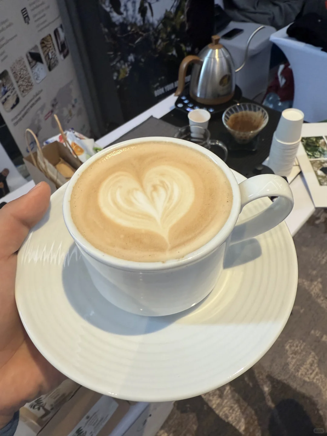 老挝??万象 老挝农业展会上买豆试一下