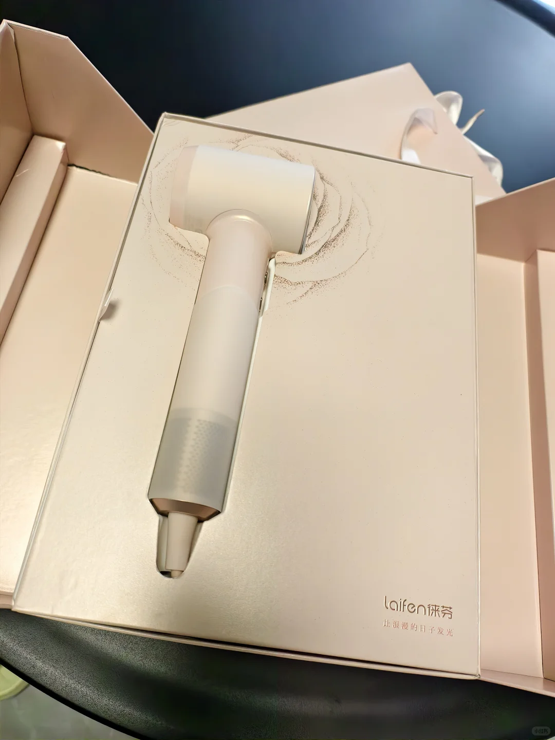 新家100个快递|必备的高颜值实用主义吹风机