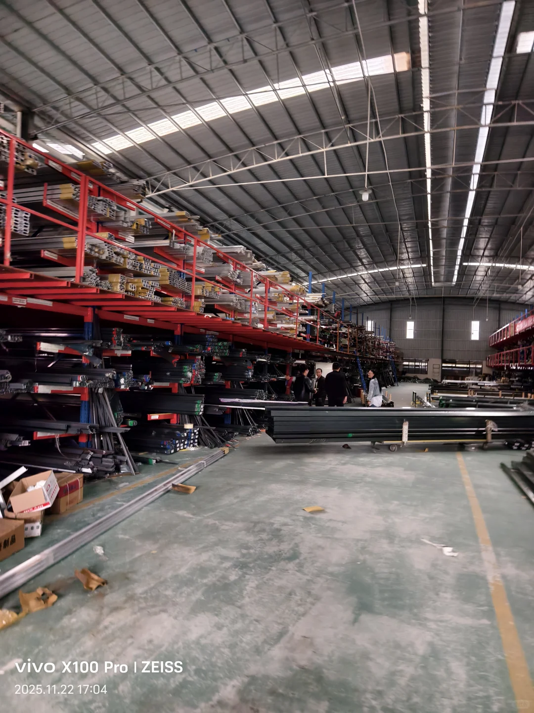 靠谱半包工长设计师带我去源头工厂选主材