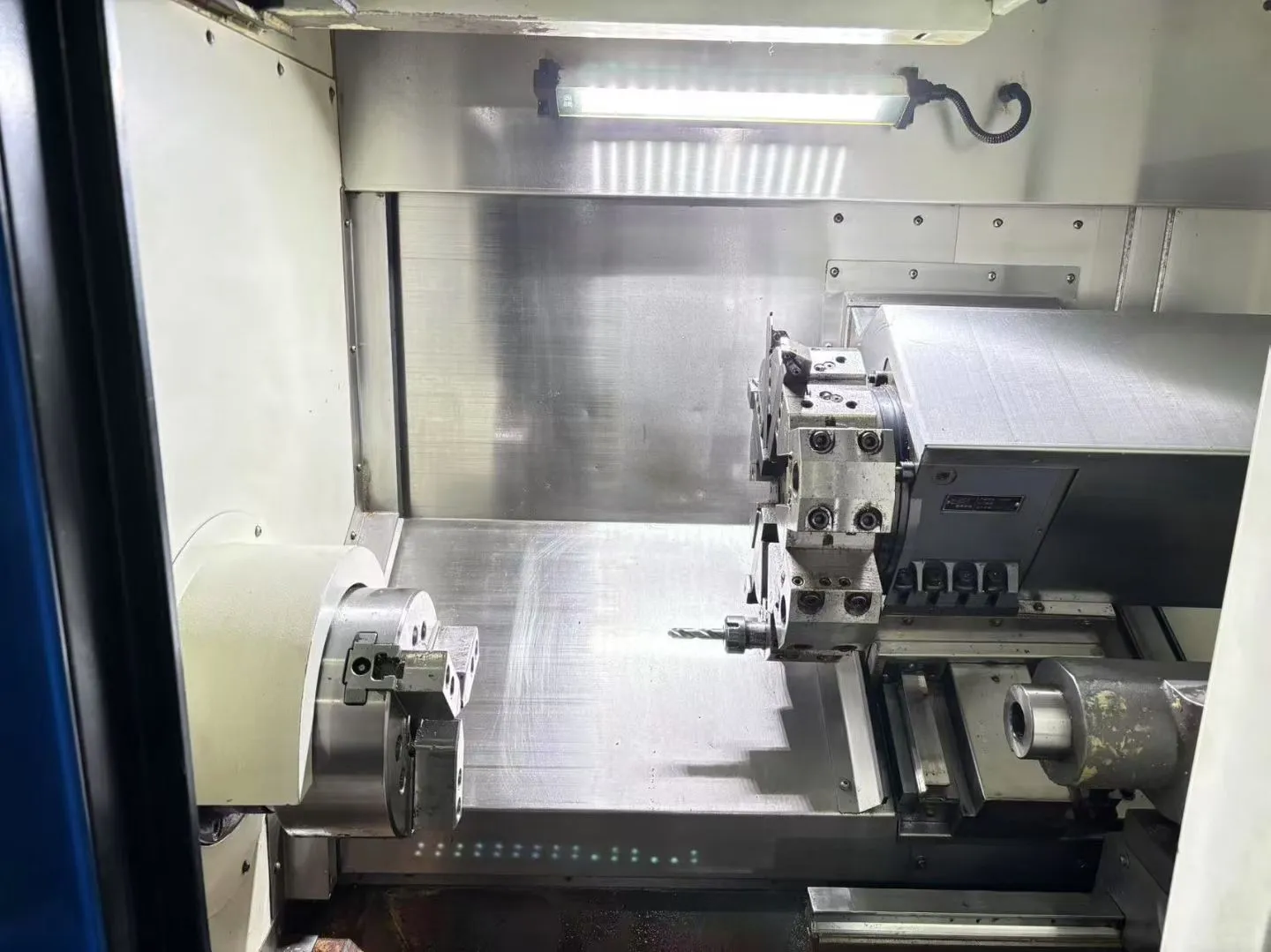 赣将GD-46DW斜轨刀塔机，8寸中空液压卡盘，