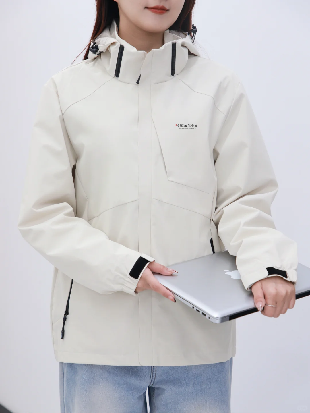 企业工作服定制,不费力却刚刚好的冲锋衣