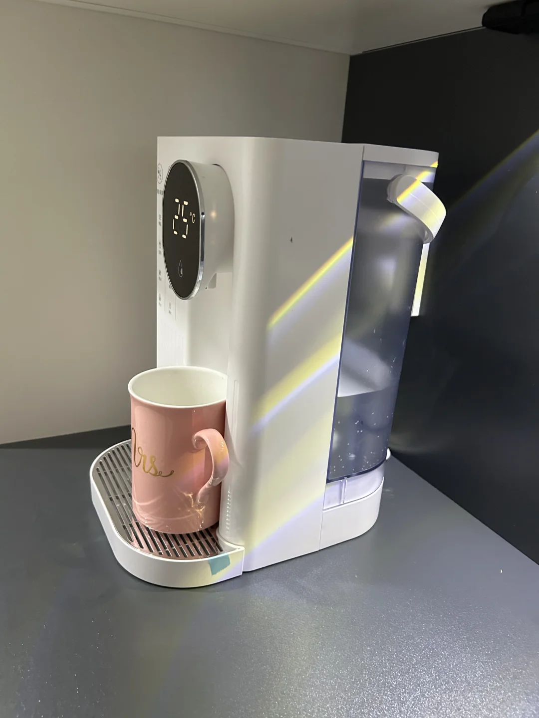 欢迎餐边柜的新成员（100+的饮水机）