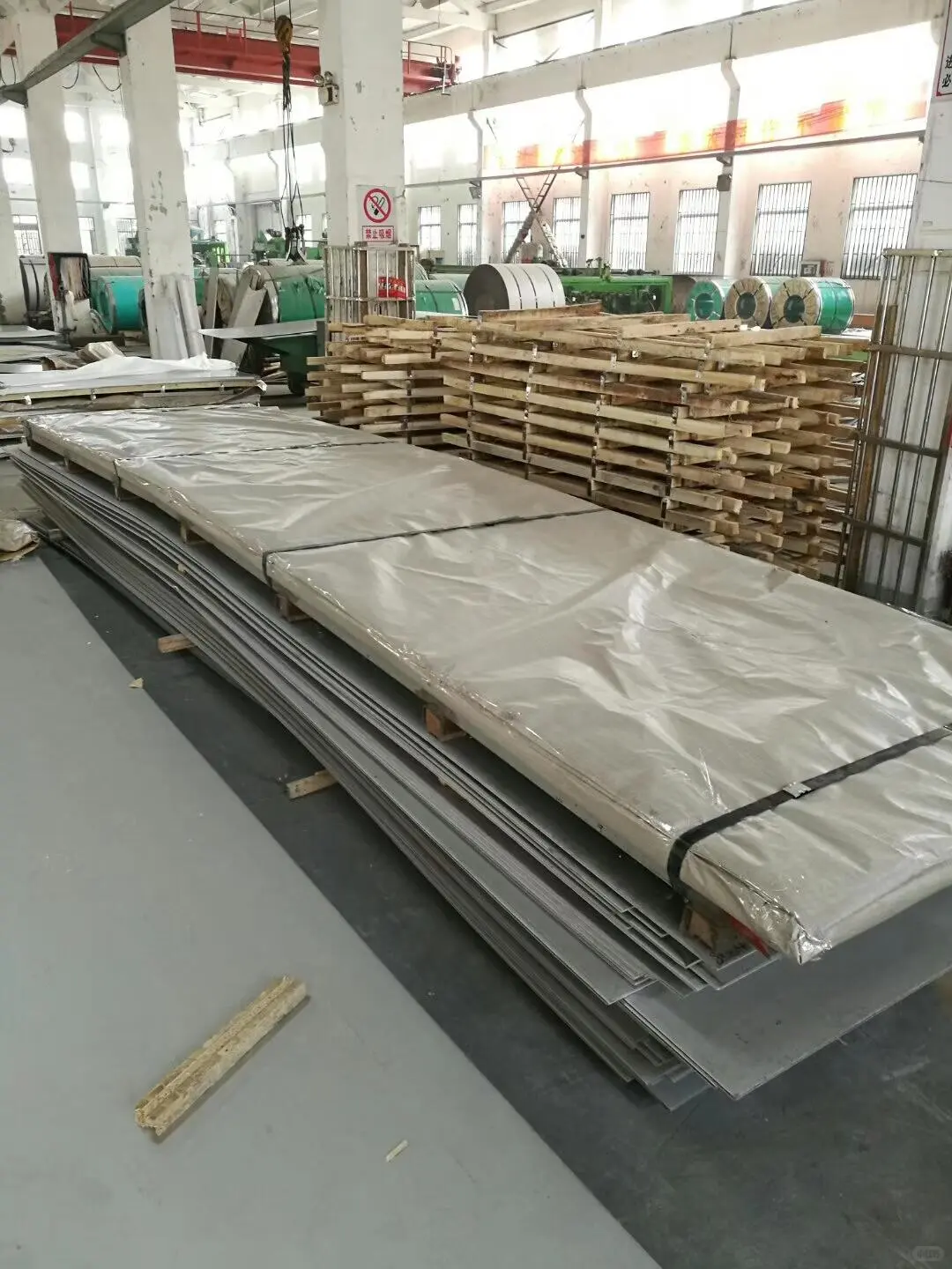 00后接手钢板工厂的一天