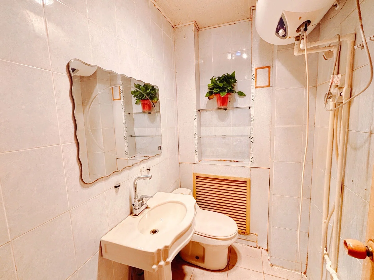 建材城西二里 精装一居室 育新地铁站